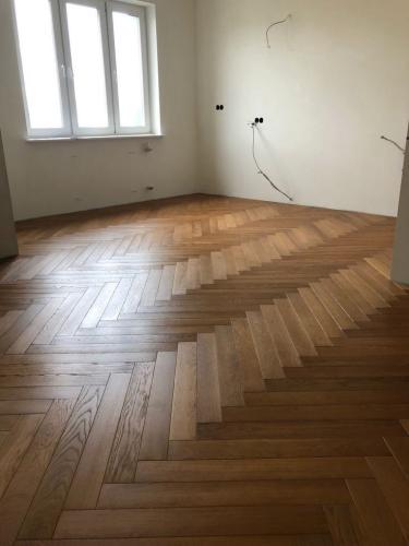 Oak-Brown-Herringbone-BaliksirtiParke