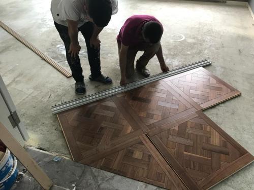 American-Walnut-Marquetry-Versallies